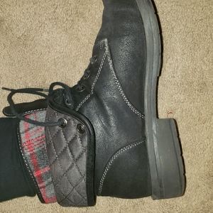 Black/plaid reversable ankle boots